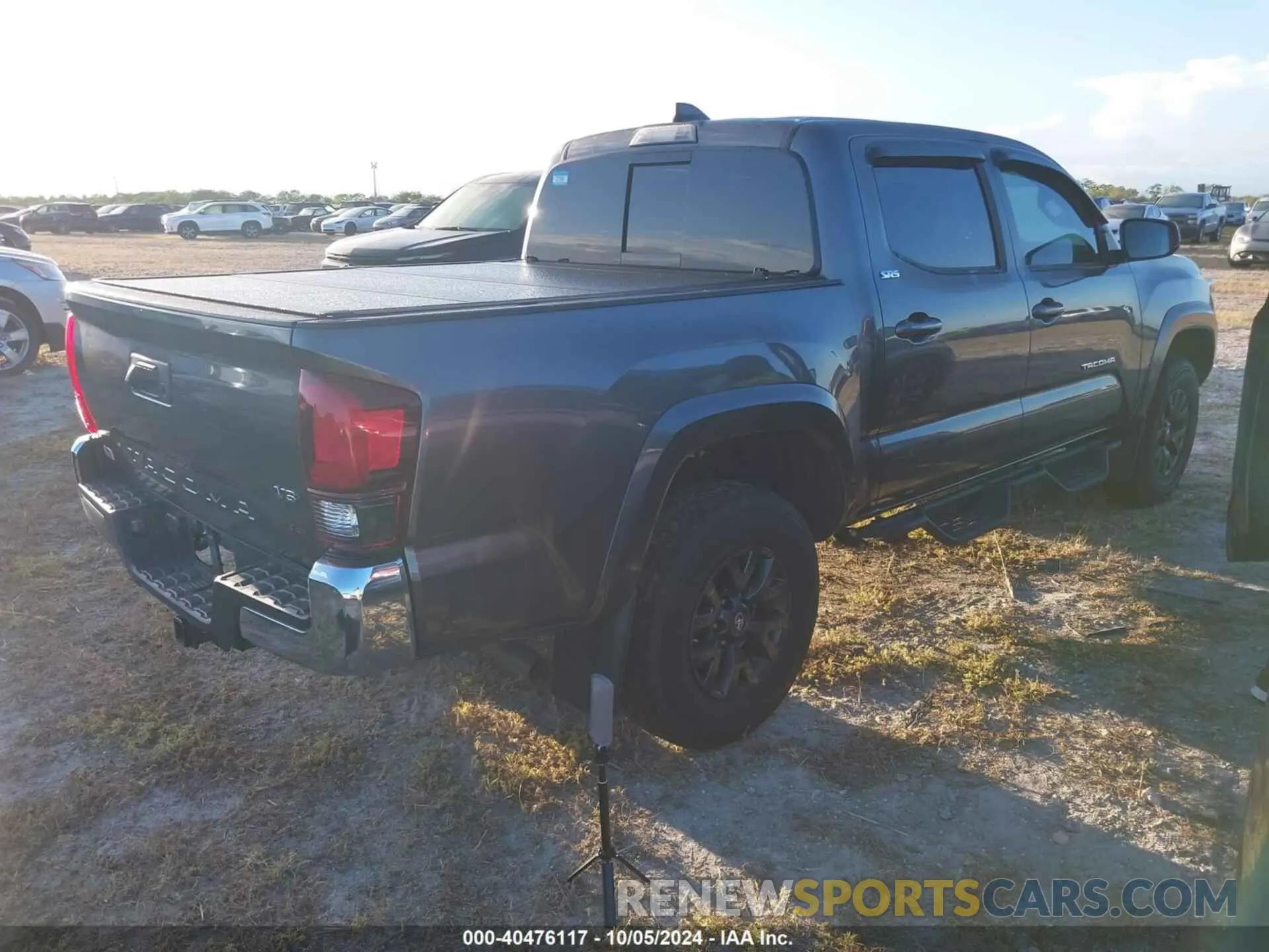 4 Photograph of a damaged car 3TYAZ5CN4LT001592 TOYOTA TACOMA 2020