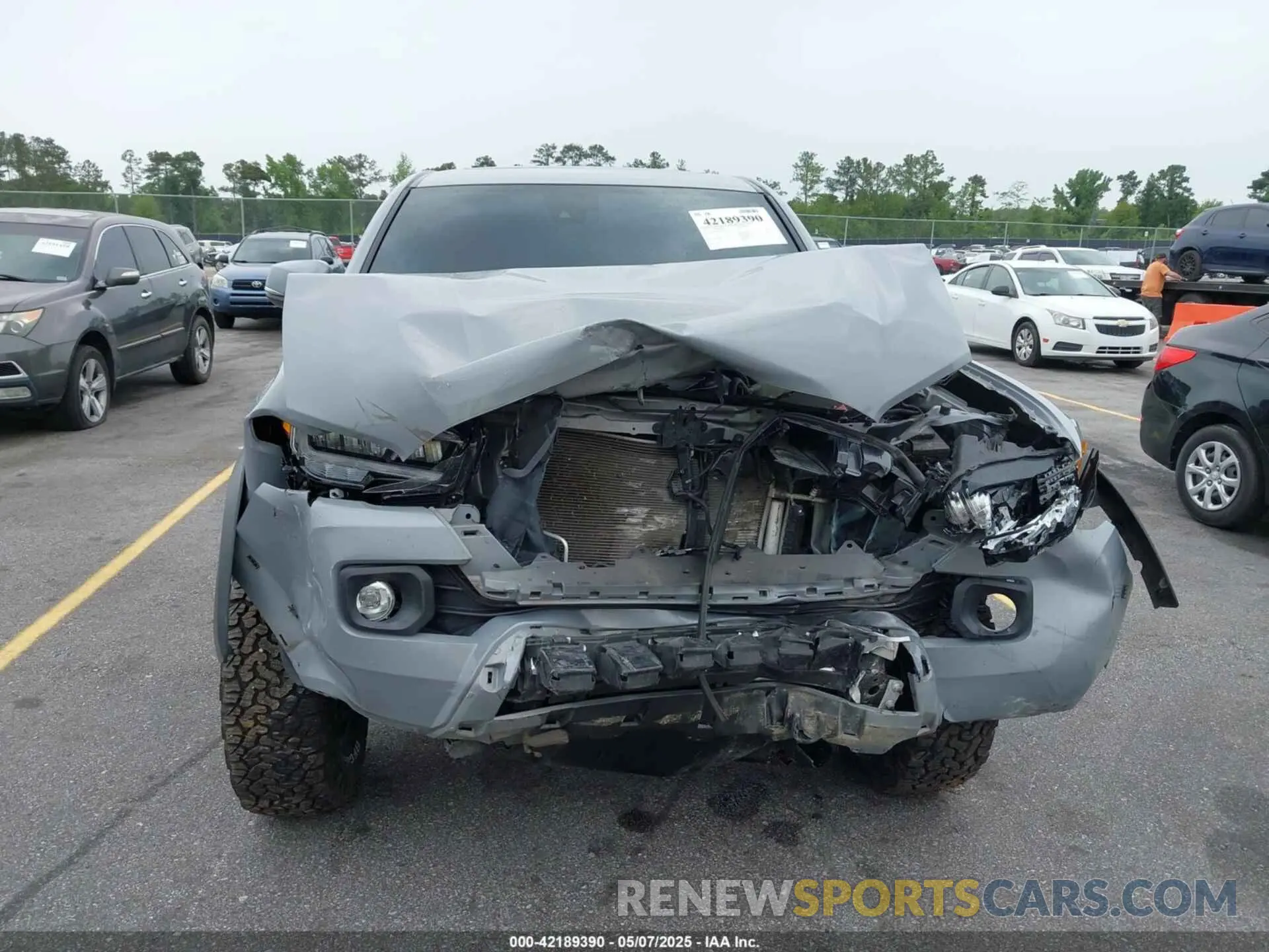 13 Photograph of a damaged car 3TYCZ5AN1LT005059 TOYOTA TACOMA 2020