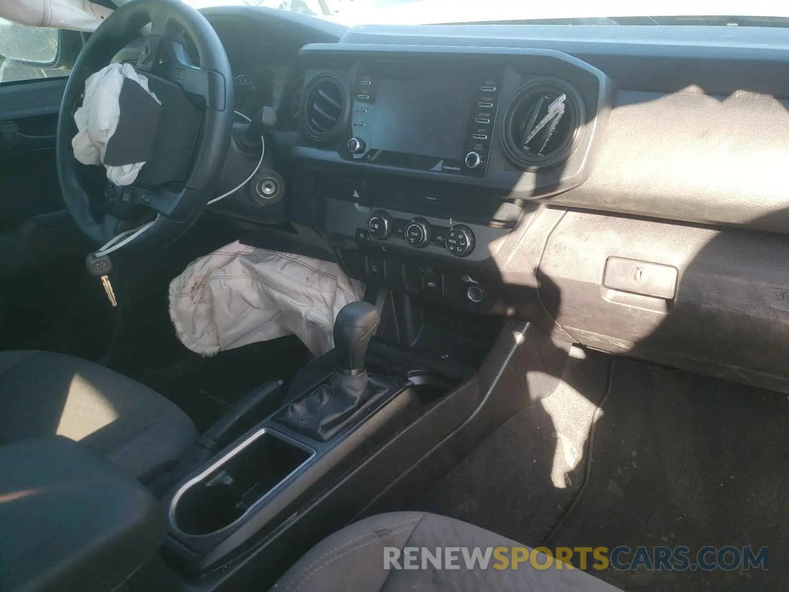 9 Photograph of a damaged car 3TYRX5GN4LT003118 TOYOTA TACOMA 2020