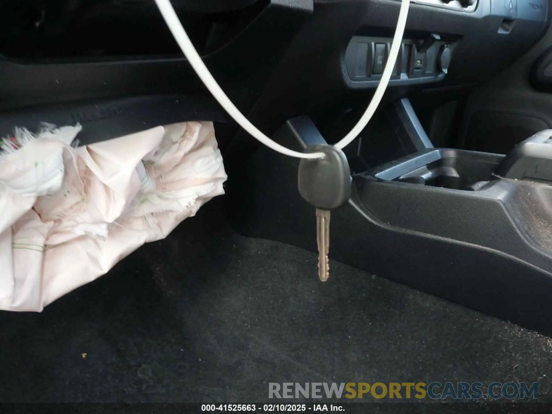11 Photograph of a damaged car 3TYRX5GN5LT000096 TOYOTA TACOMA 2020