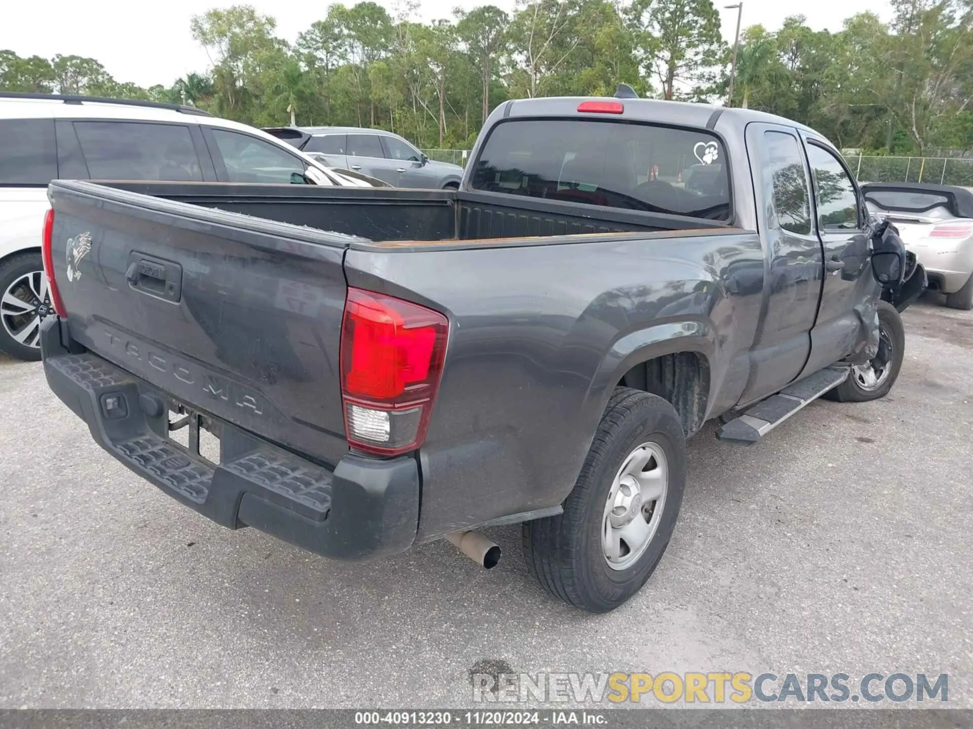 4 Photograph of a damaged car 3TYRX5GN6LT002424 TOYOTA TACOMA 2020