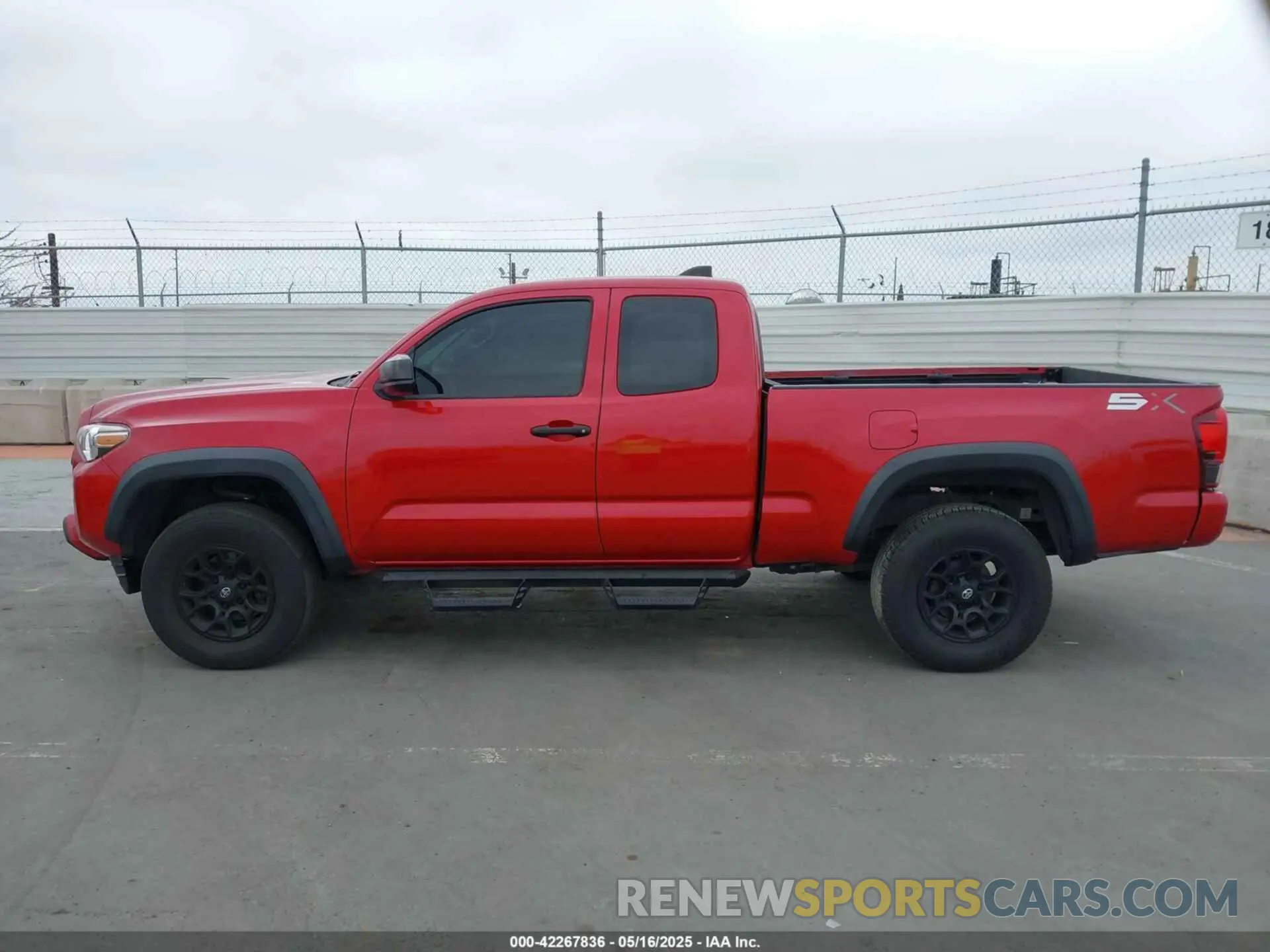 15 Photograph of a damaged car 3TYRX5GNXLT005469 TOYOTA TACOMA 2020