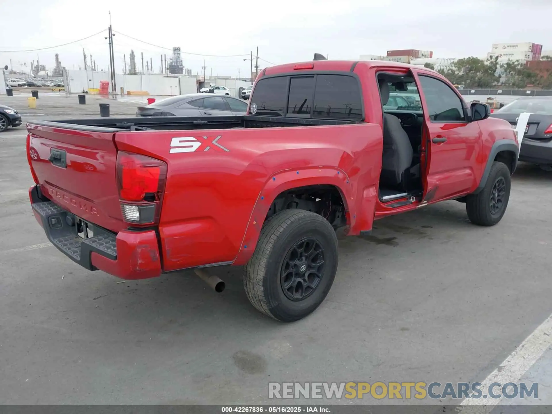 4 Photograph of a damaged car 3TYRX5GNXLT005469 TOYOTA TACOMA 2020
