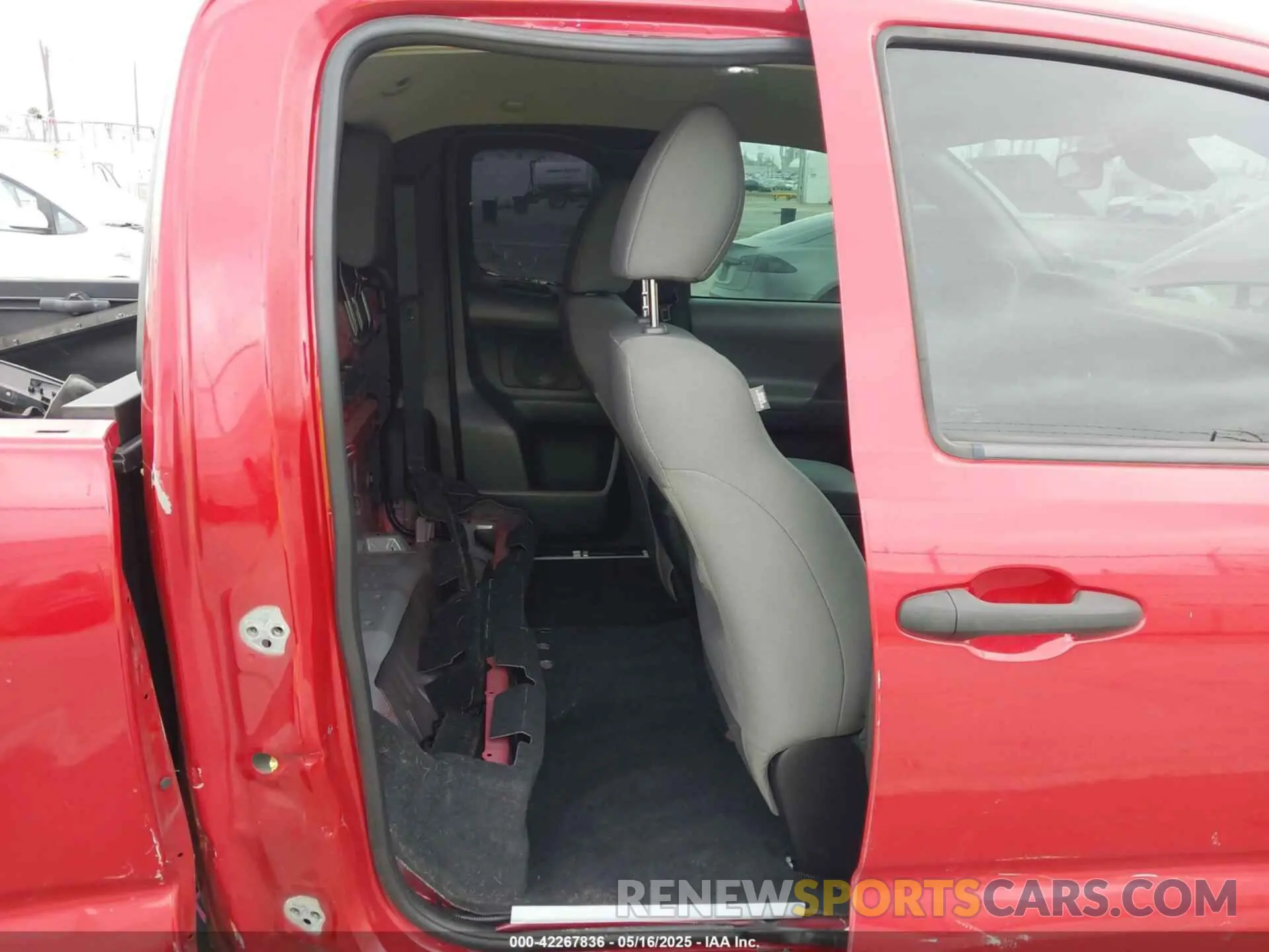 8 Photograph of a damaged car 3TYRX5GNXLT005469 TOYOTA TACOMA 2020