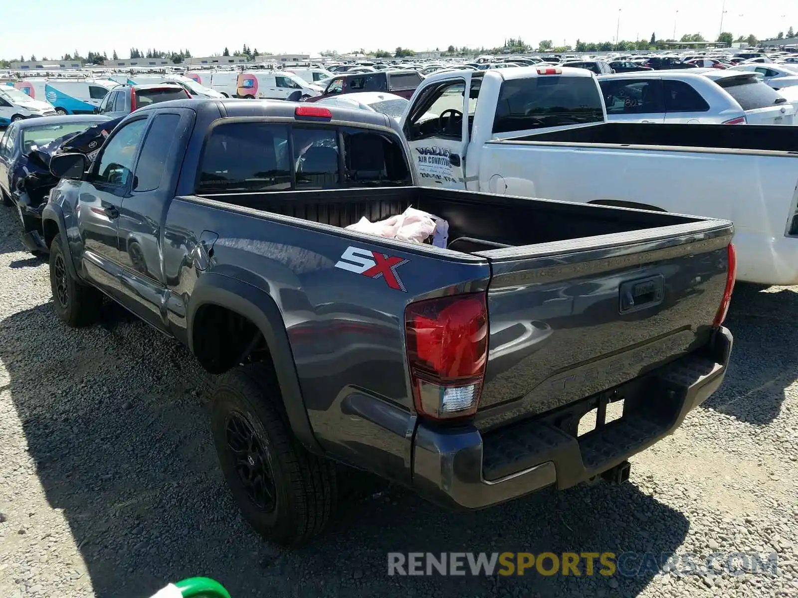 3 Photograph of a damaged car 3TYRZ5CN3LT000016 TOYOTA TACOMA 2020