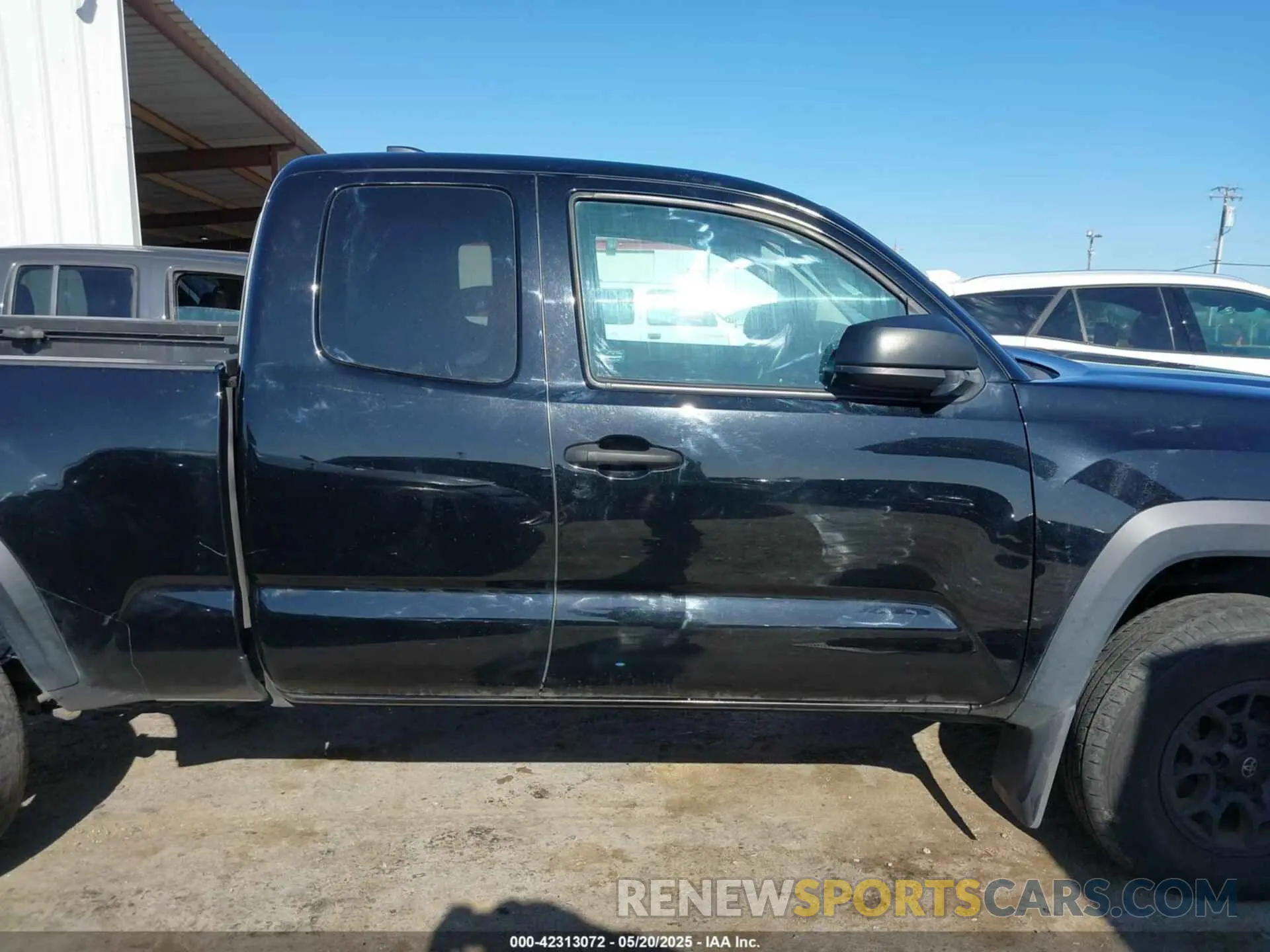 13 Photograph of a damaged car 3TYRZ5CN7LT000455 TOYOTA TACOMA 2020