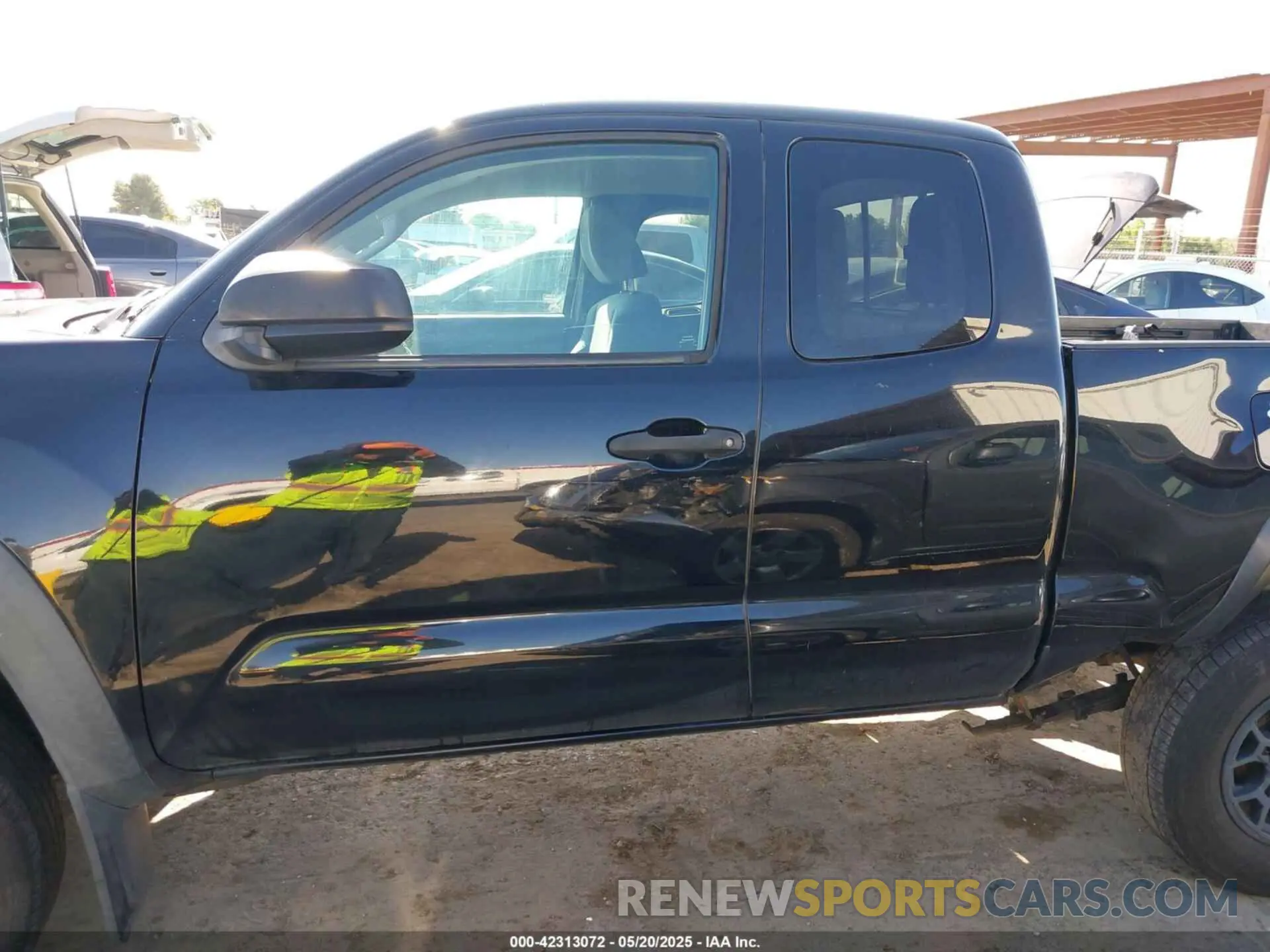 14 Photograph of a damaged car 3TYRZ5CN7LT000455 TOYOTA TACOMA 2020