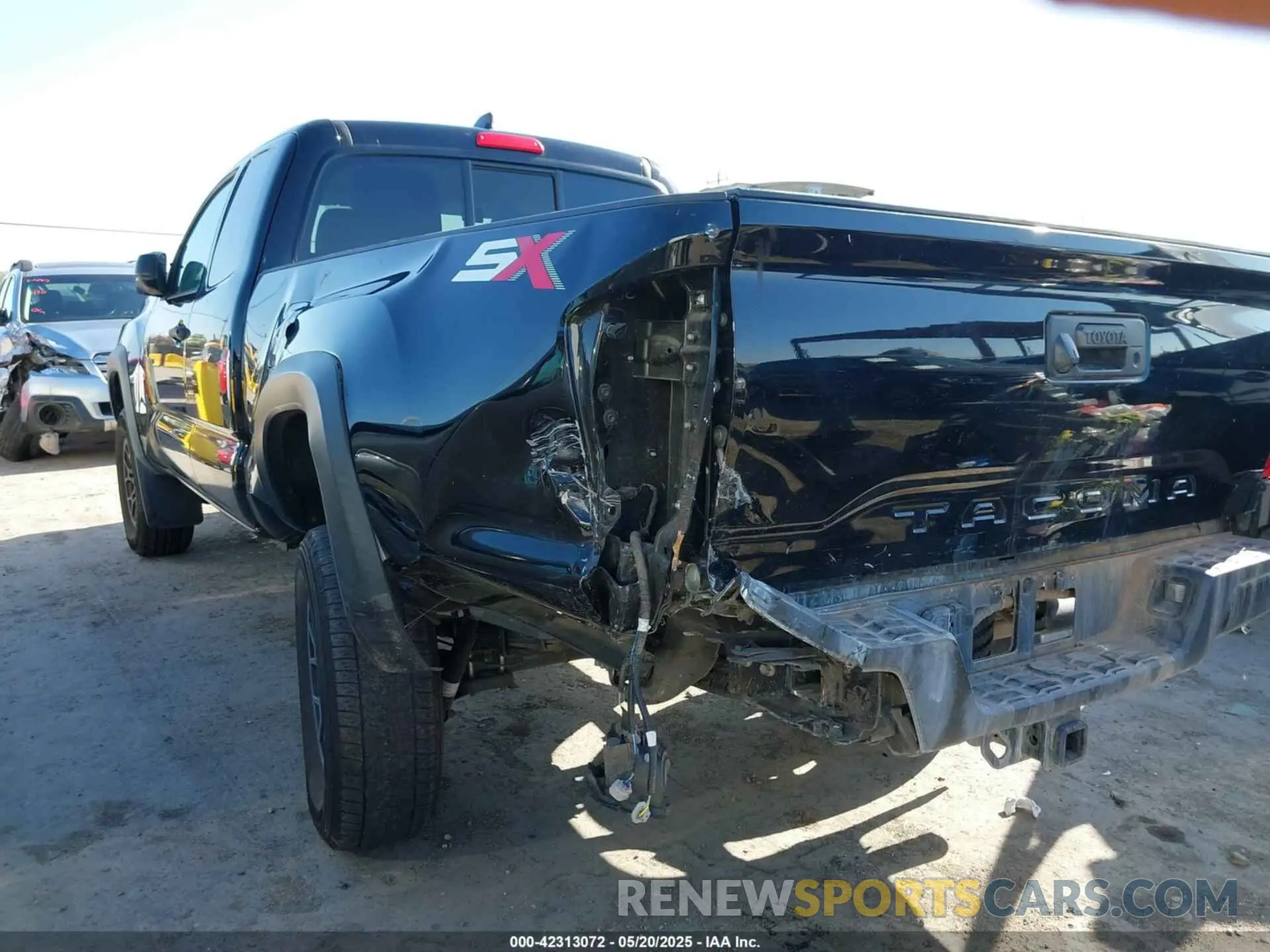 6 Photograph of a damaged car 3TYRZ5CN7LT000455 TOYOTA TACOMA 2020