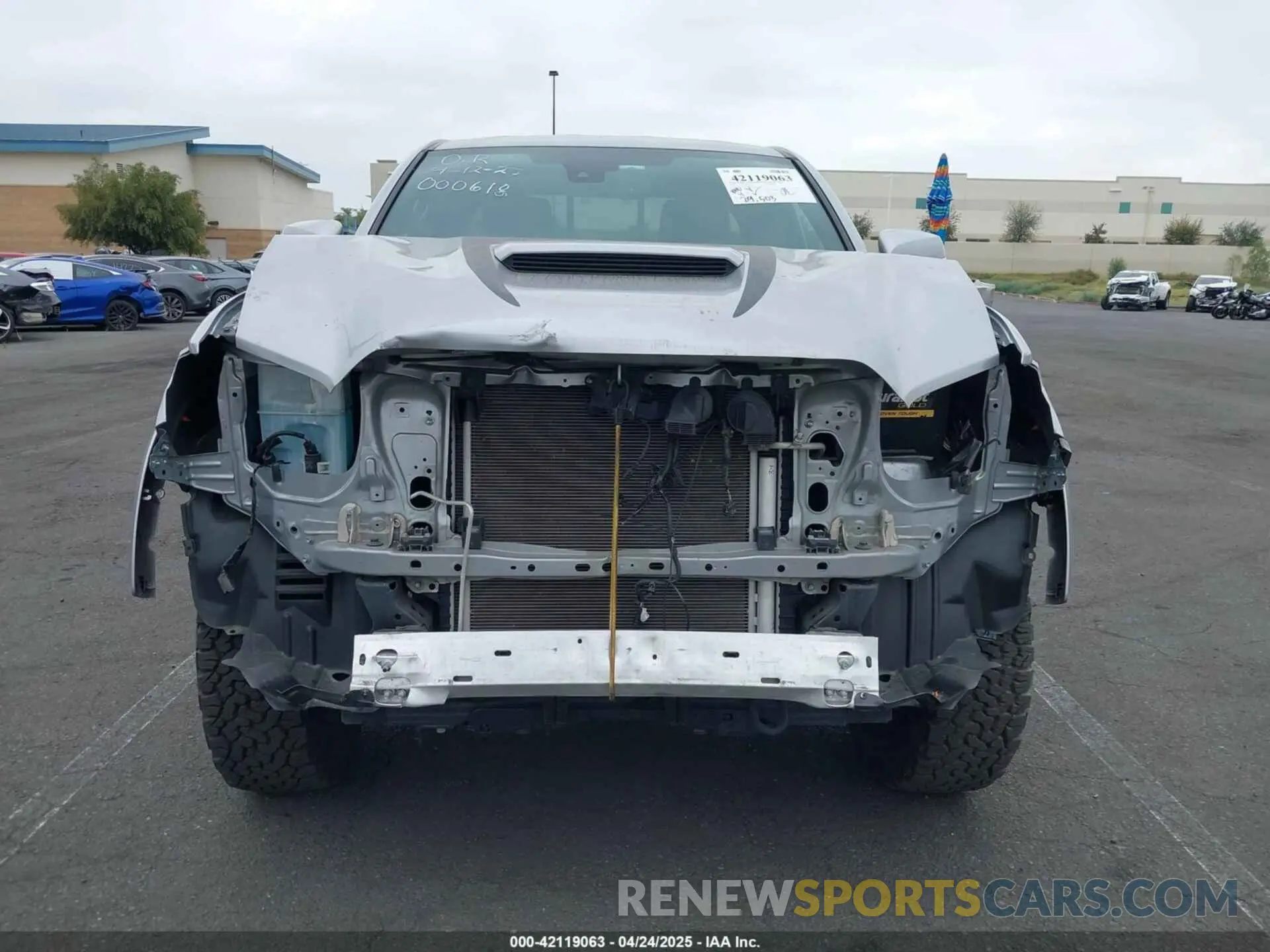 13 Photograph of a damaged car 3TYRZ5CN9LT000618 TOYOTA TACOMA 2020