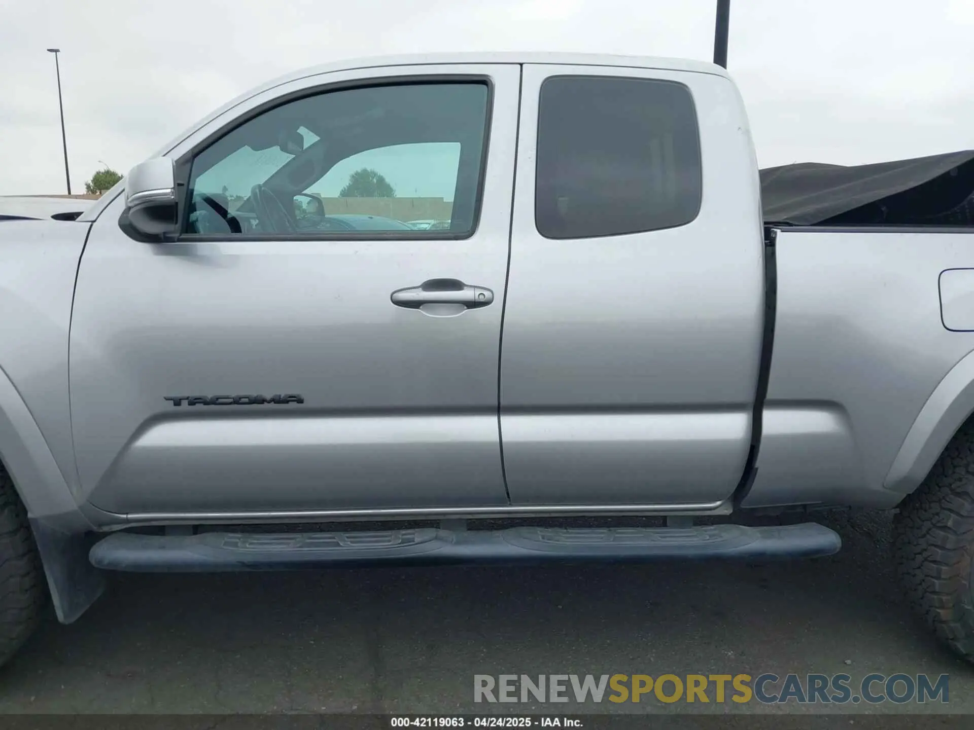 15 Photograph of a damaged car 3TYRZ5CN9LT000618 TOYOTA TACOMA 2020