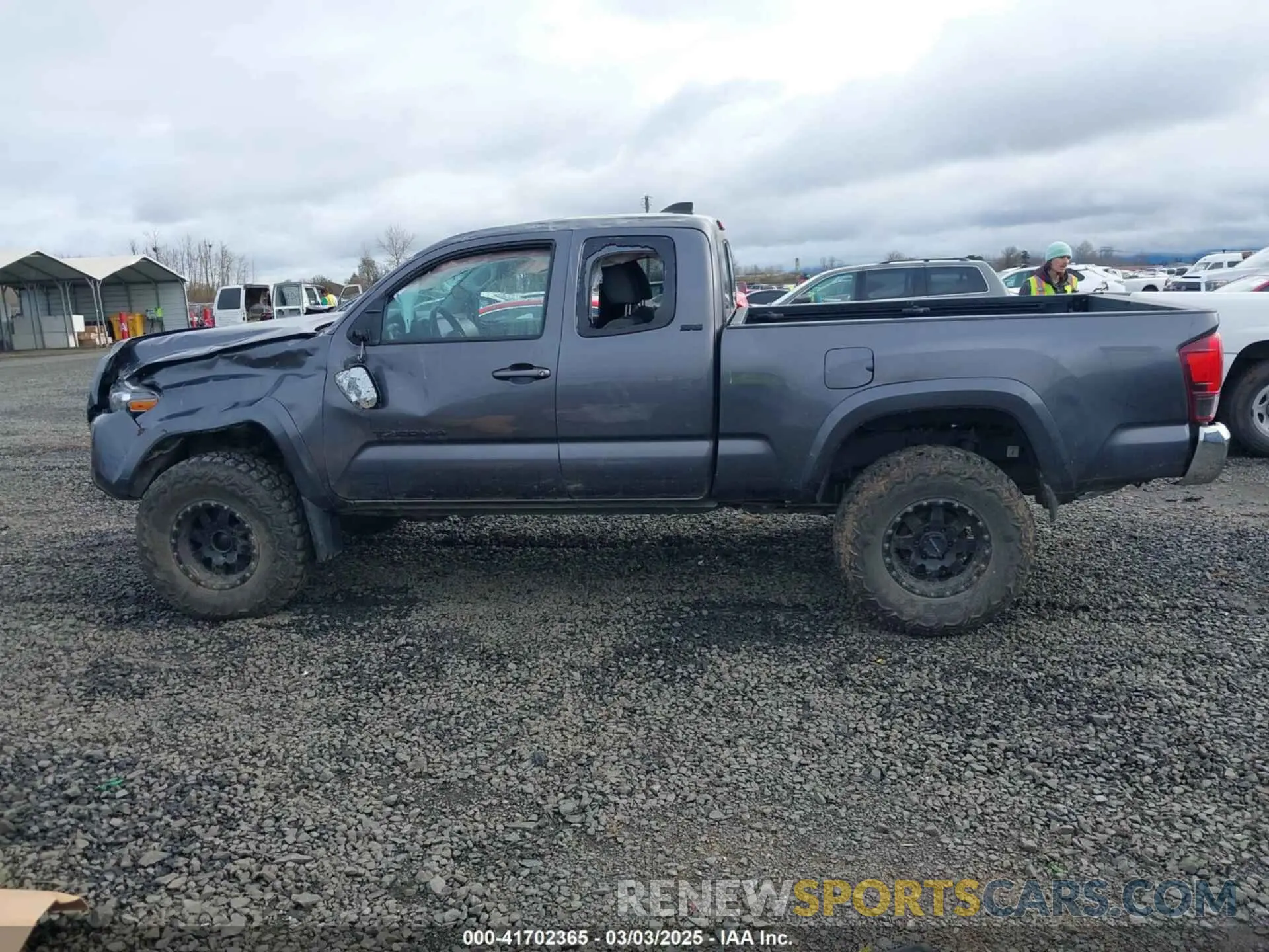 14 Photograph of a damaged car 3TYSZ5AN4LT005455 TOYOTA TACOMA 2020