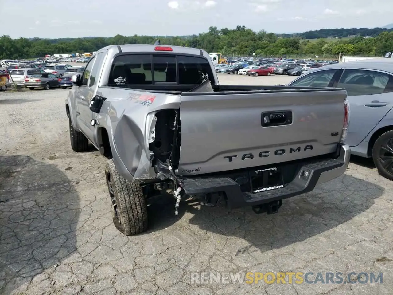 3 Photograph of a damaged car 3TYSZ5AN7LT000797 TOYOTA TACOMA 2020