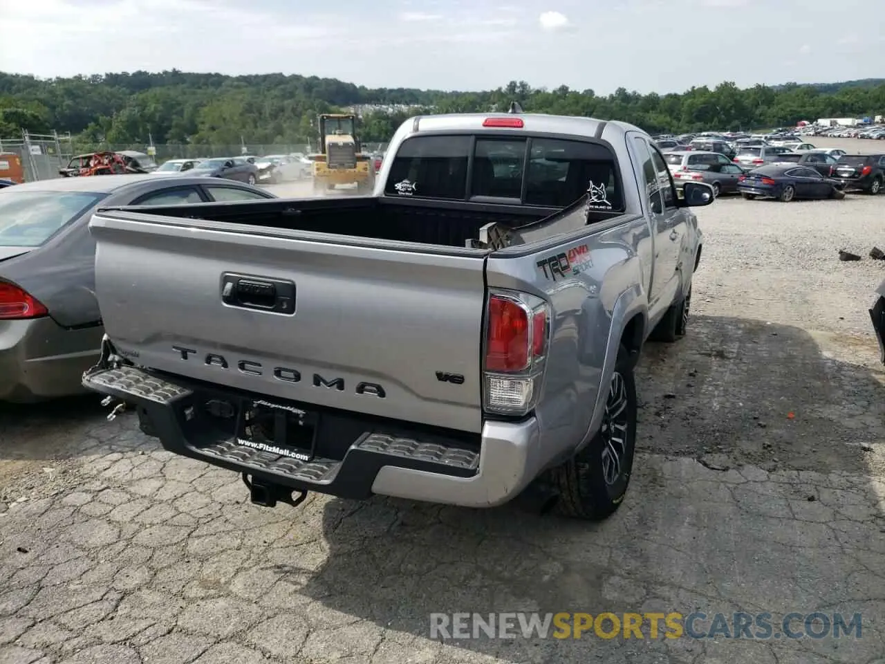 4 Photograph of a damaged car 3TYSZ5AN7LT000797 TOYOTA TACOMA 2020