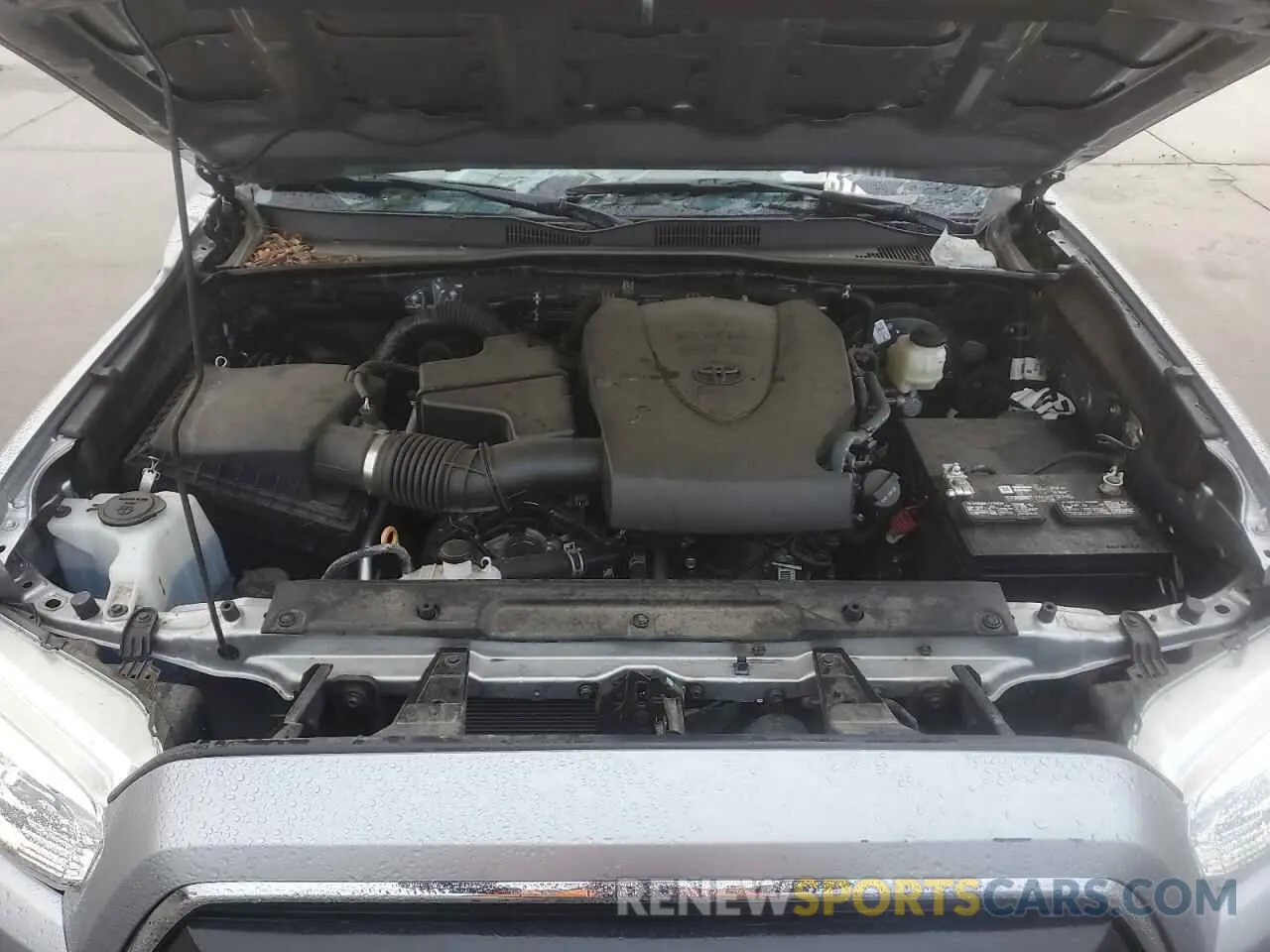 11 Photograph of a damaged car 3TYSZ5AN7LT006972 TOYOTA TACOMA 2020