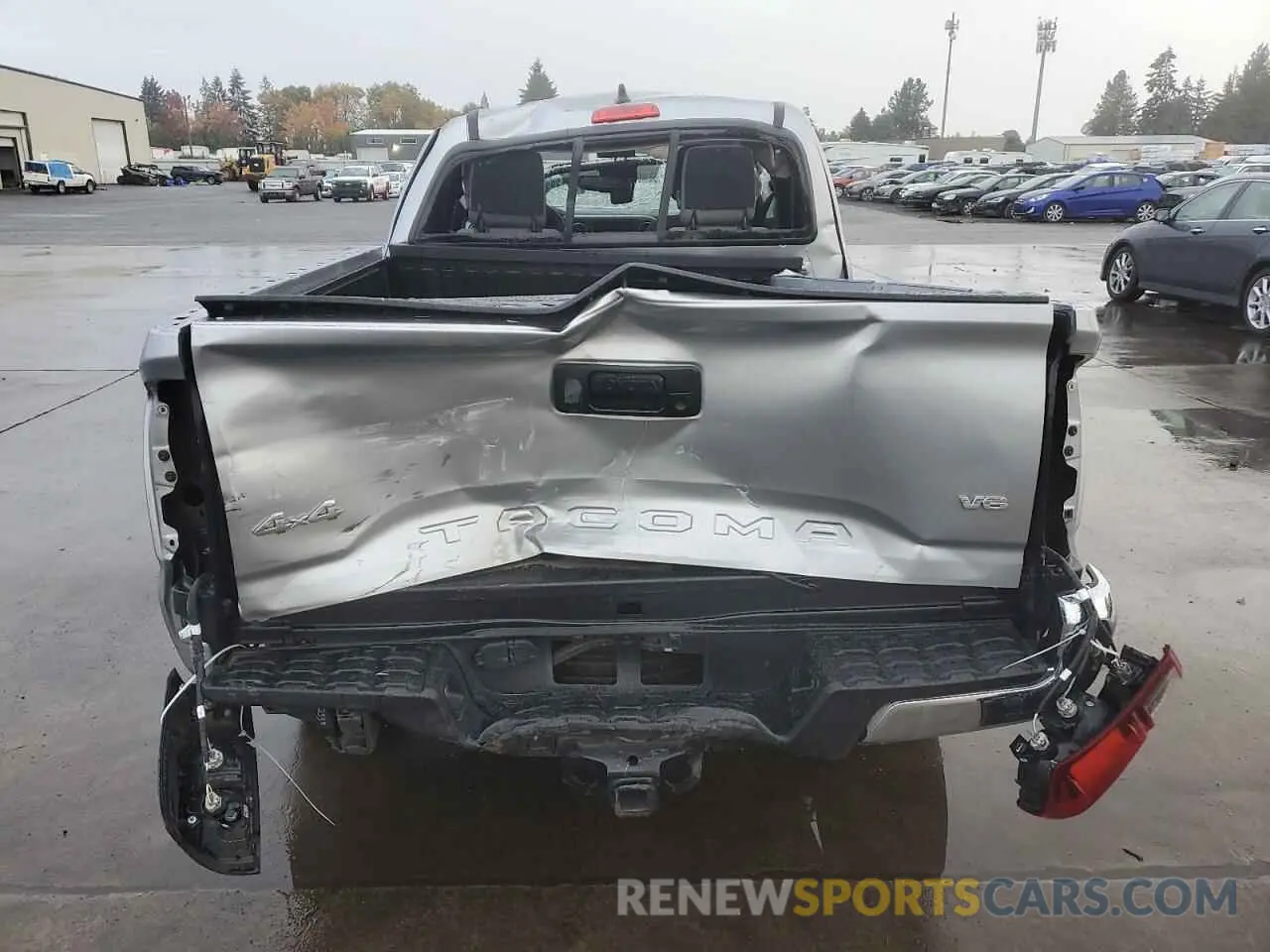 6 Photograph of a damaged car 3TYSZ5AN7LT006972 TOYOTA TACOMA 2020