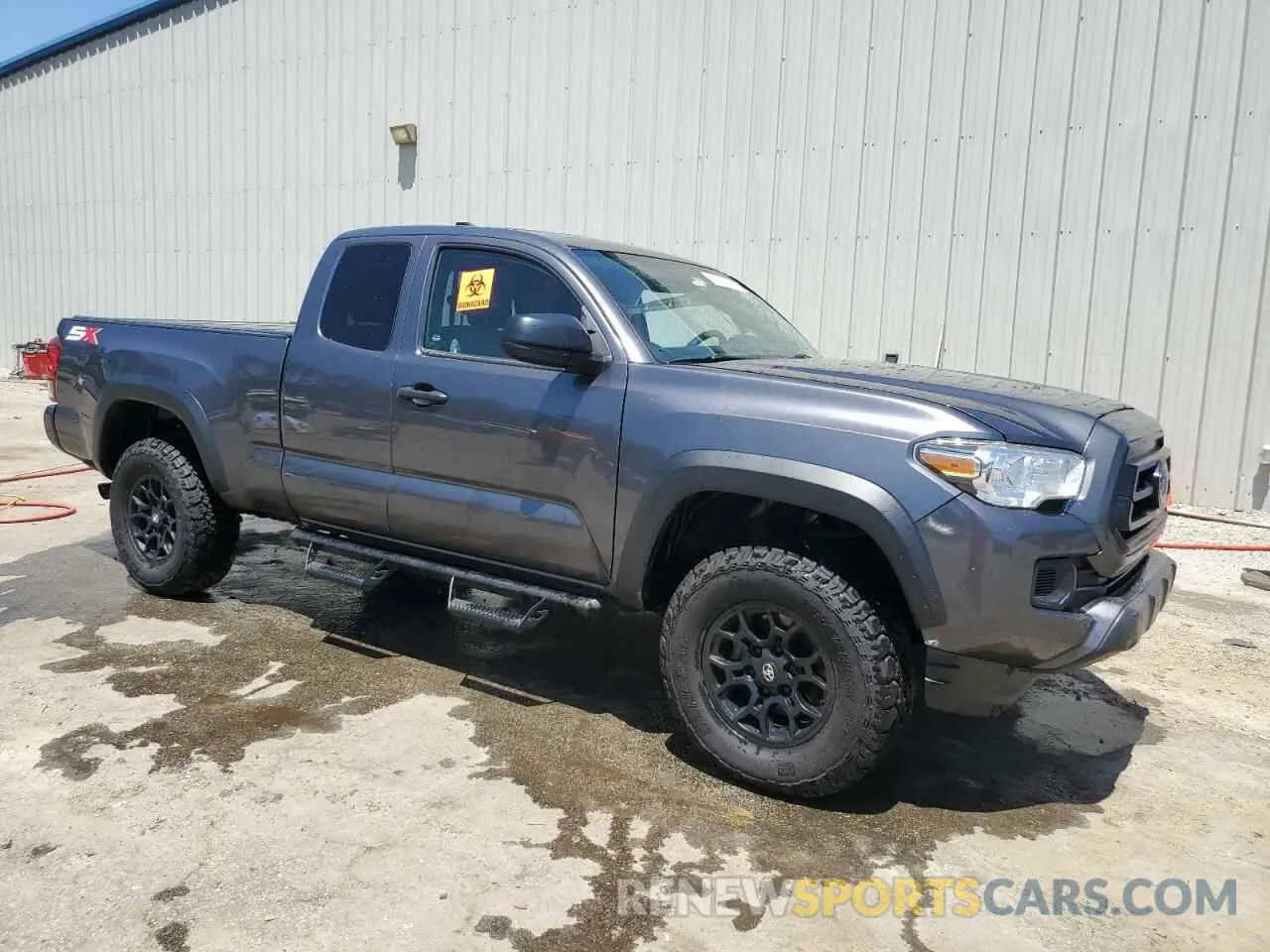 4 Photograph of a damaged car 3TYSZ5AN9LT004270 TOYOTA TACOMA 2020