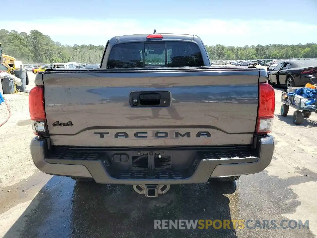 6 Photograph of a damaged car 3TYSZ5AN9LT004270 TOYOTA TACOMA 2020