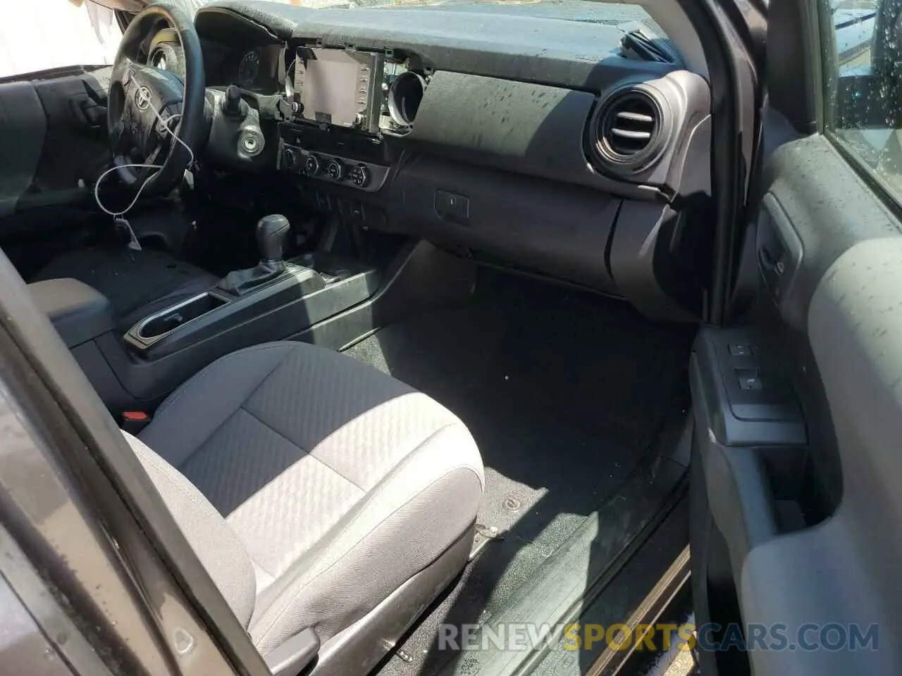8 Photograph of a damaged car 3TYSZ5AN9LT004270 TOYOTA TACOMA 2020