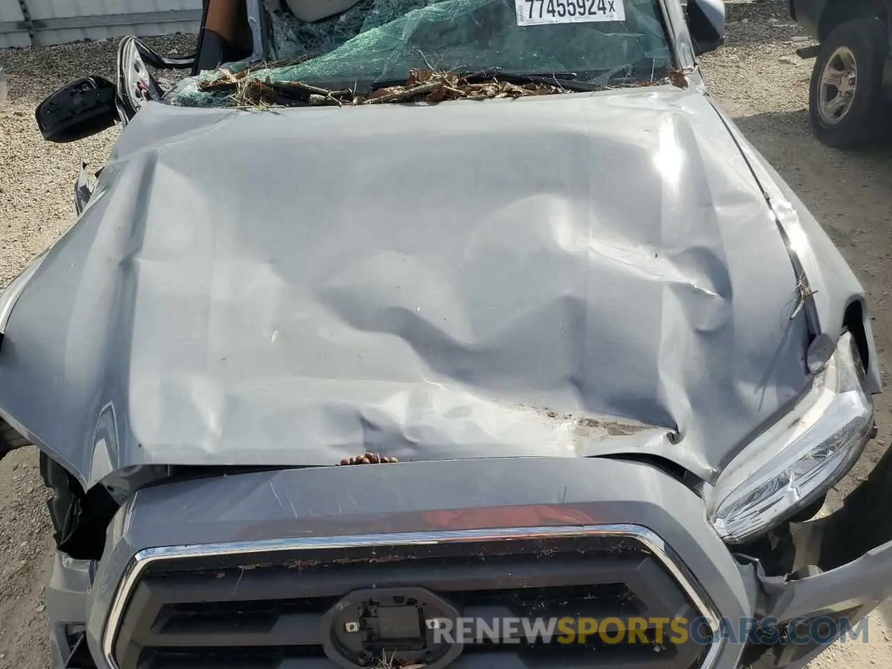 11 Photograph of a damaged car 5TFAX5GN1LX166327 TOYOTA TACOMA 2020