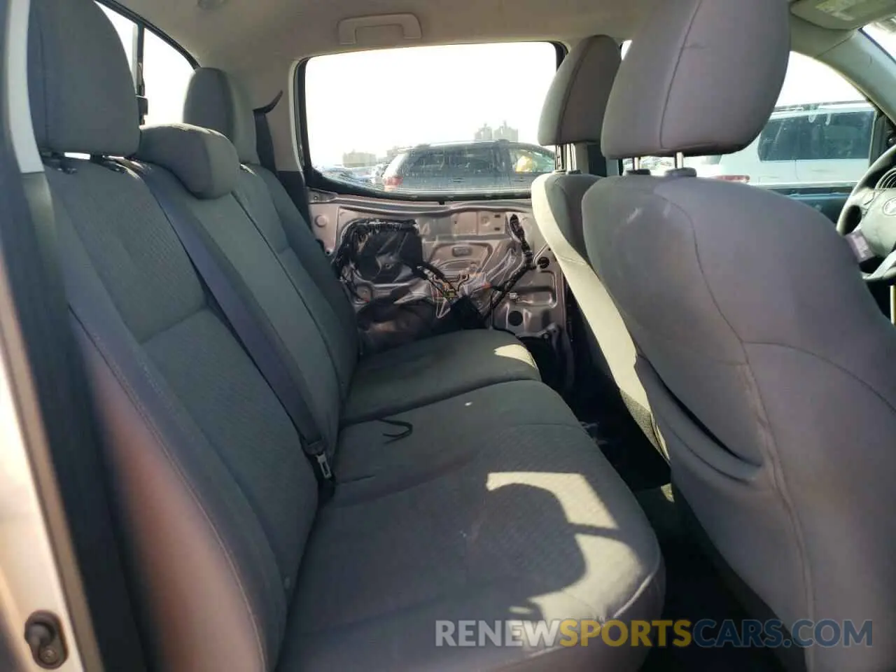 10 Photograph of a damaged car 5TFAX5GN6LX168736 TOYOTA TACOMA 2020