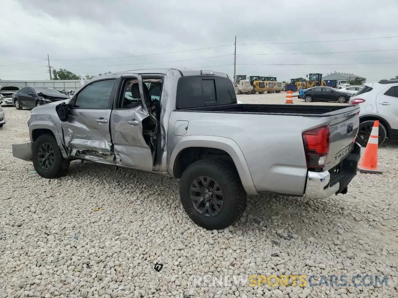 2 Photograph of a damaged car 5TFAZ5CN0LX089045 TOYOTA TACOMA 2020