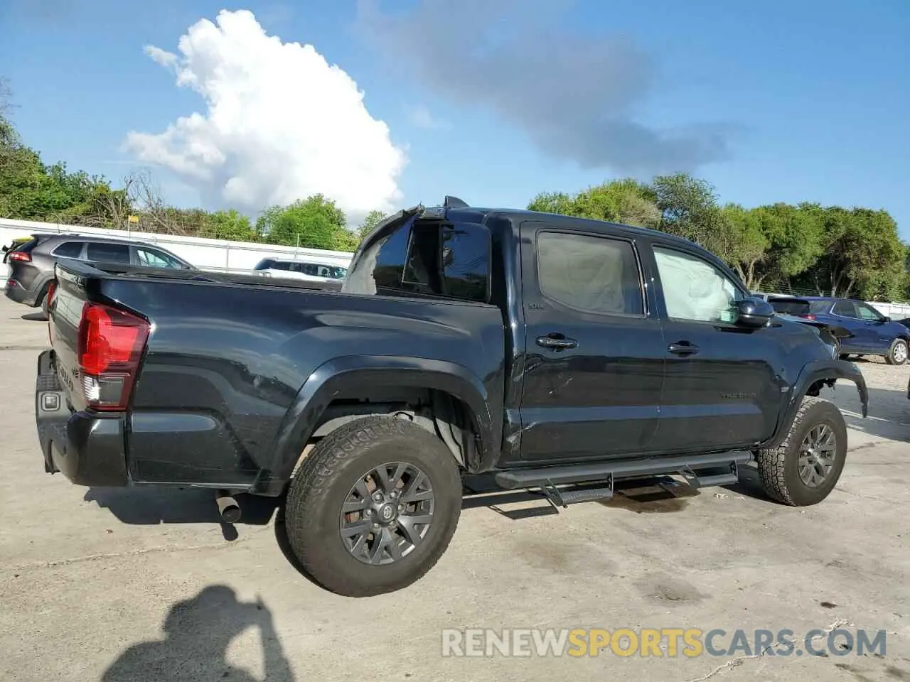 3 Photograph of a damaged car 5TFAZ5CN0LX091247 TOYOTA TACOMA 2020