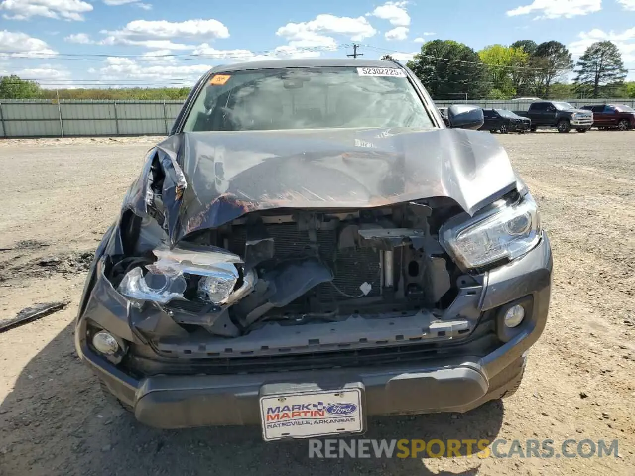 5 Photograph of a damaged car 5TFAZ5CN0LX093399 TOYOTA TACOMA 2020