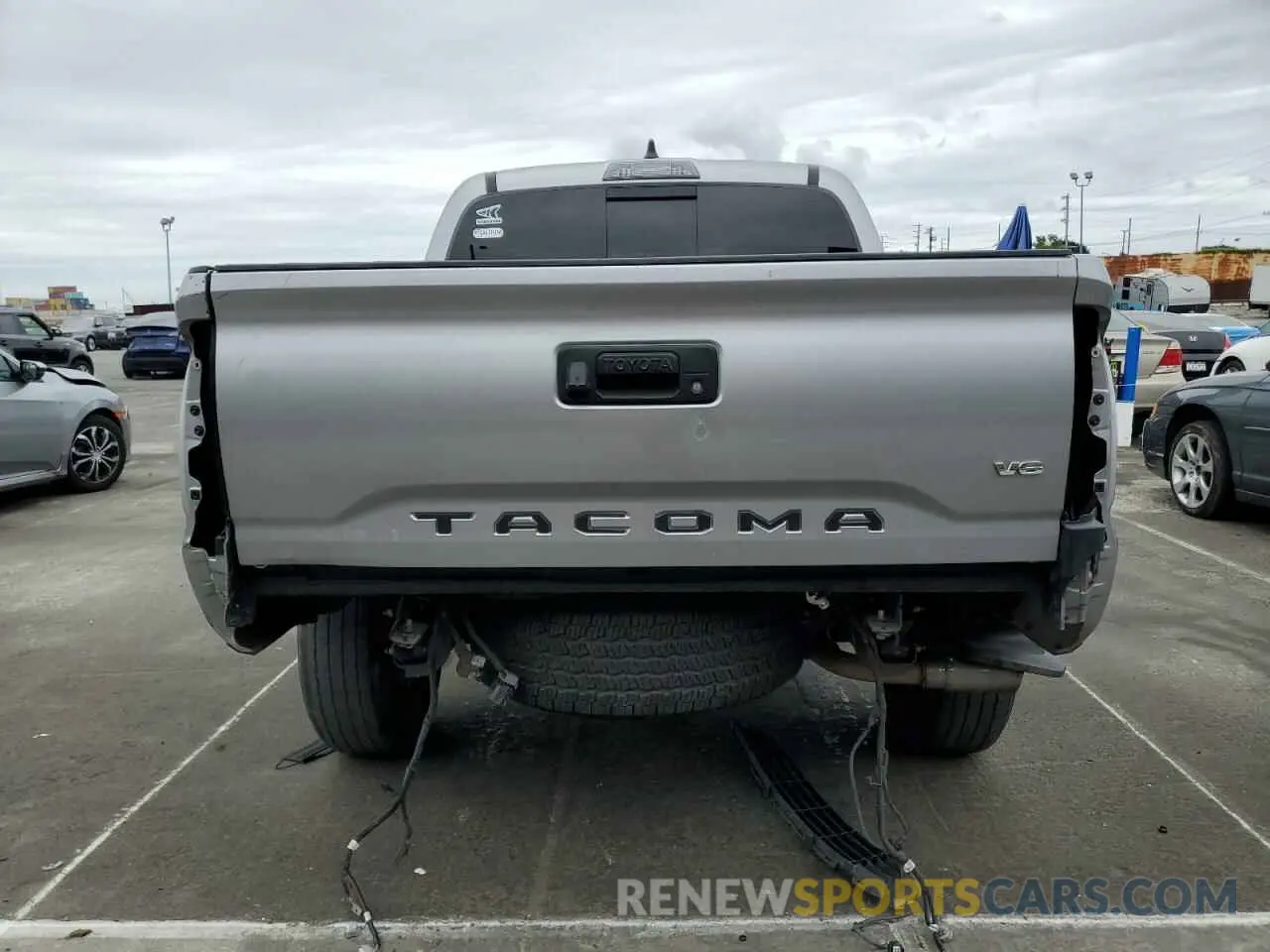 6 Photograph of a damaged car 5TFAZ5CN0LX094746 TOYOTA TACOMA 2020