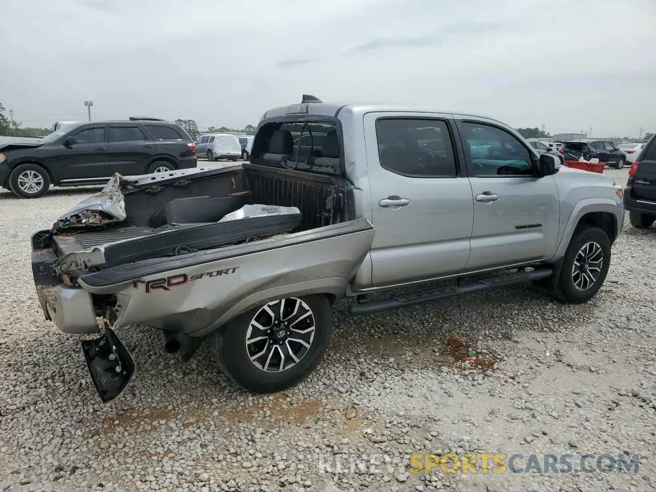 3 Photograph of a damaged car 5TFAZ5CN0LX094844 TOYOTA TACOMA 2020