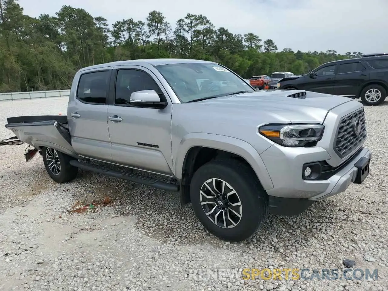 4 Photograph of a damaged car 5TFAZ5CN0LX094844 TOYOTA TACOMA 2020