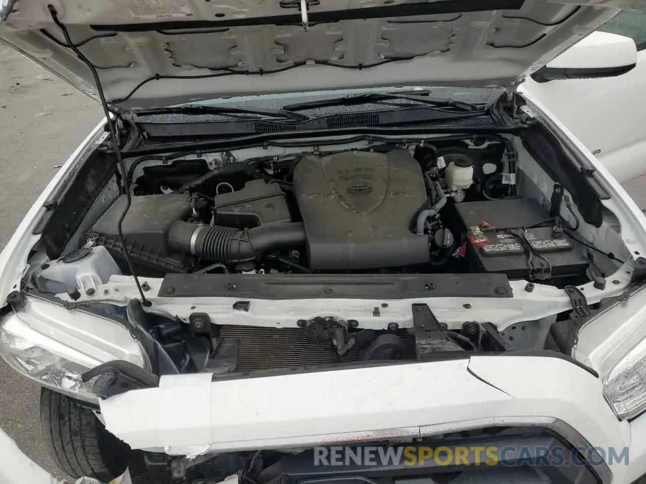 11 Photograph of a damaged car 5TFAZ5CN3LX090643 TOYOTA TACOMA 2020