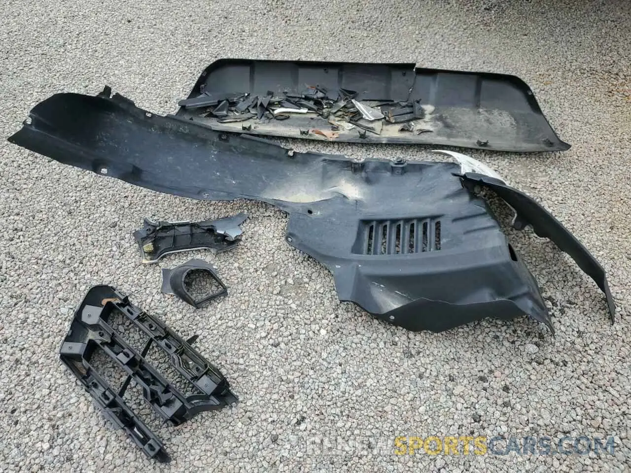12 Photograph of a damaged car 5TFAZ5CN3LX090643 TOYOTA TACOMA 2020