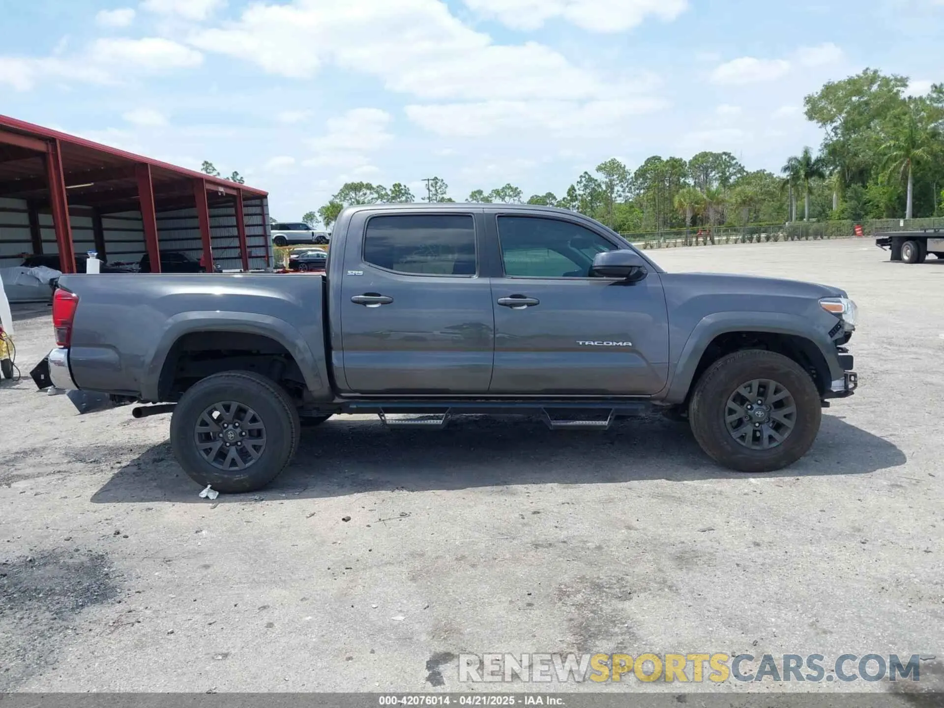 14 Photograph of a damaged car 5TFAZ5CN4LX091283 TOYOTA TACOMA 2020