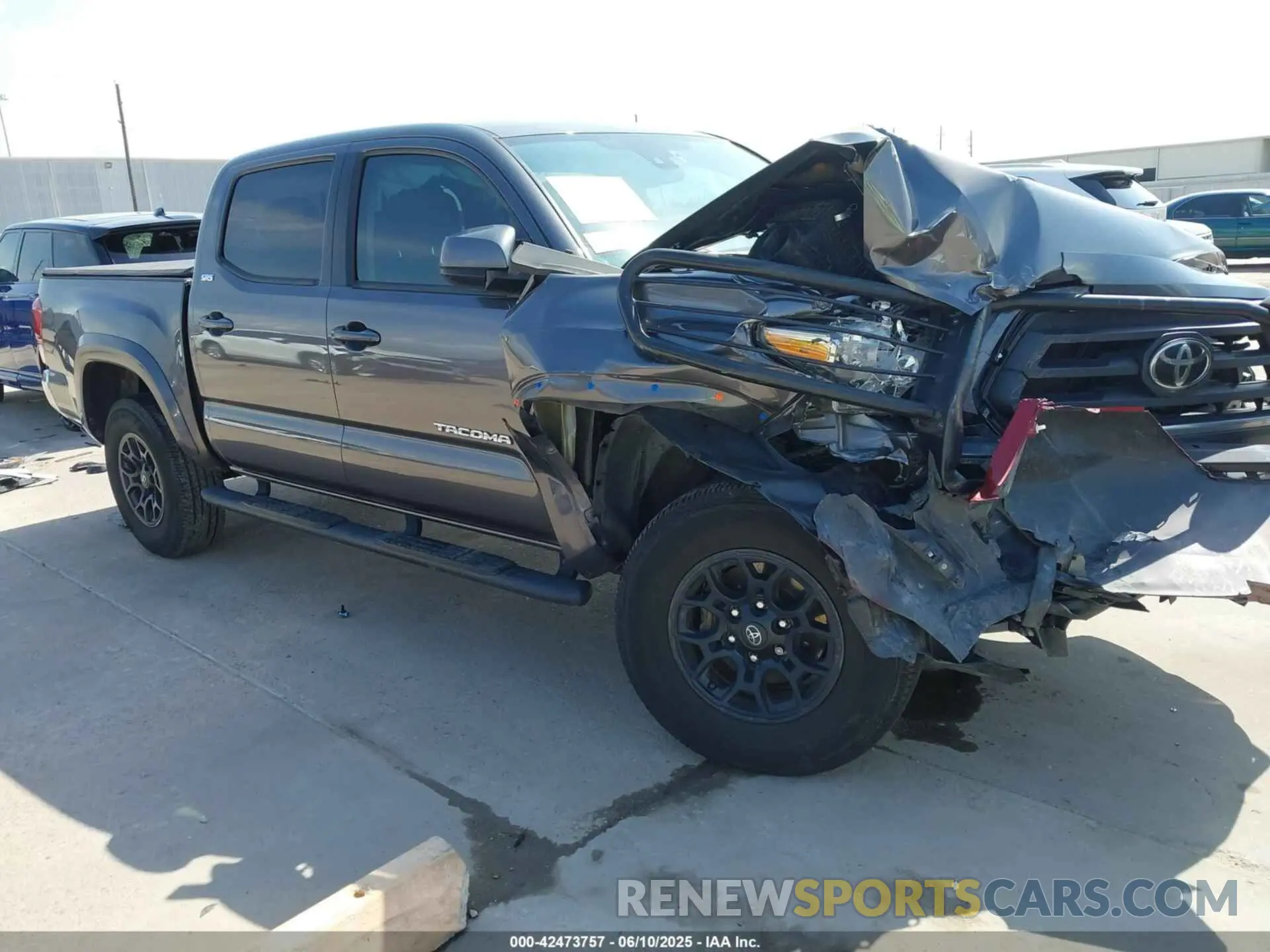 1 Photograph of a damaged car 5TFAZ5CN4LX091896 TOYOTA TACOMA 2020
