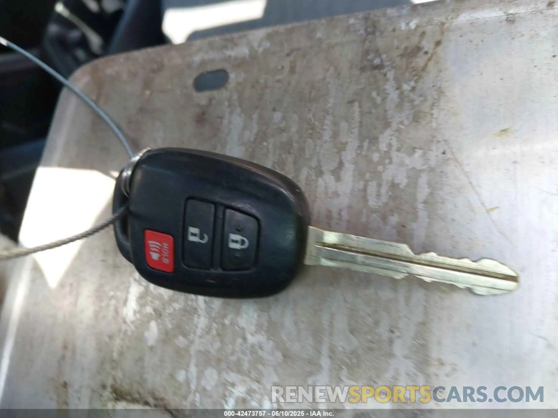 11 Photograph of a damaged car 5TFAZ5CN4LX091896 TOYOTA TACOMA 2020