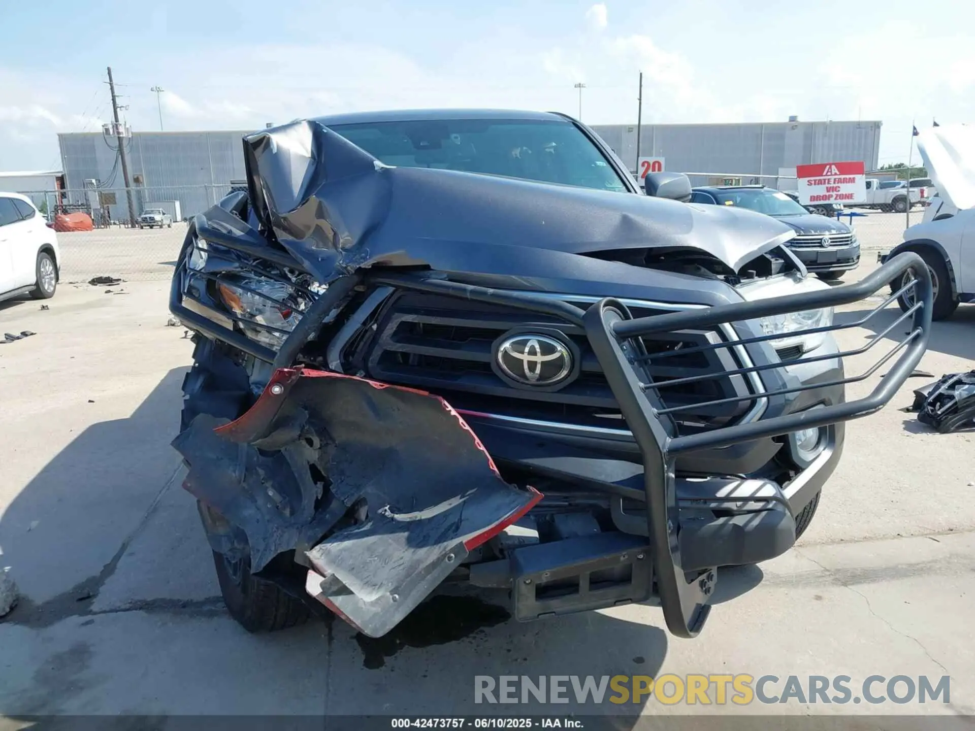 12 Photograph of a damaged car 5TFAZ5CN4LX091896 TOYOTA TACOMA 2020