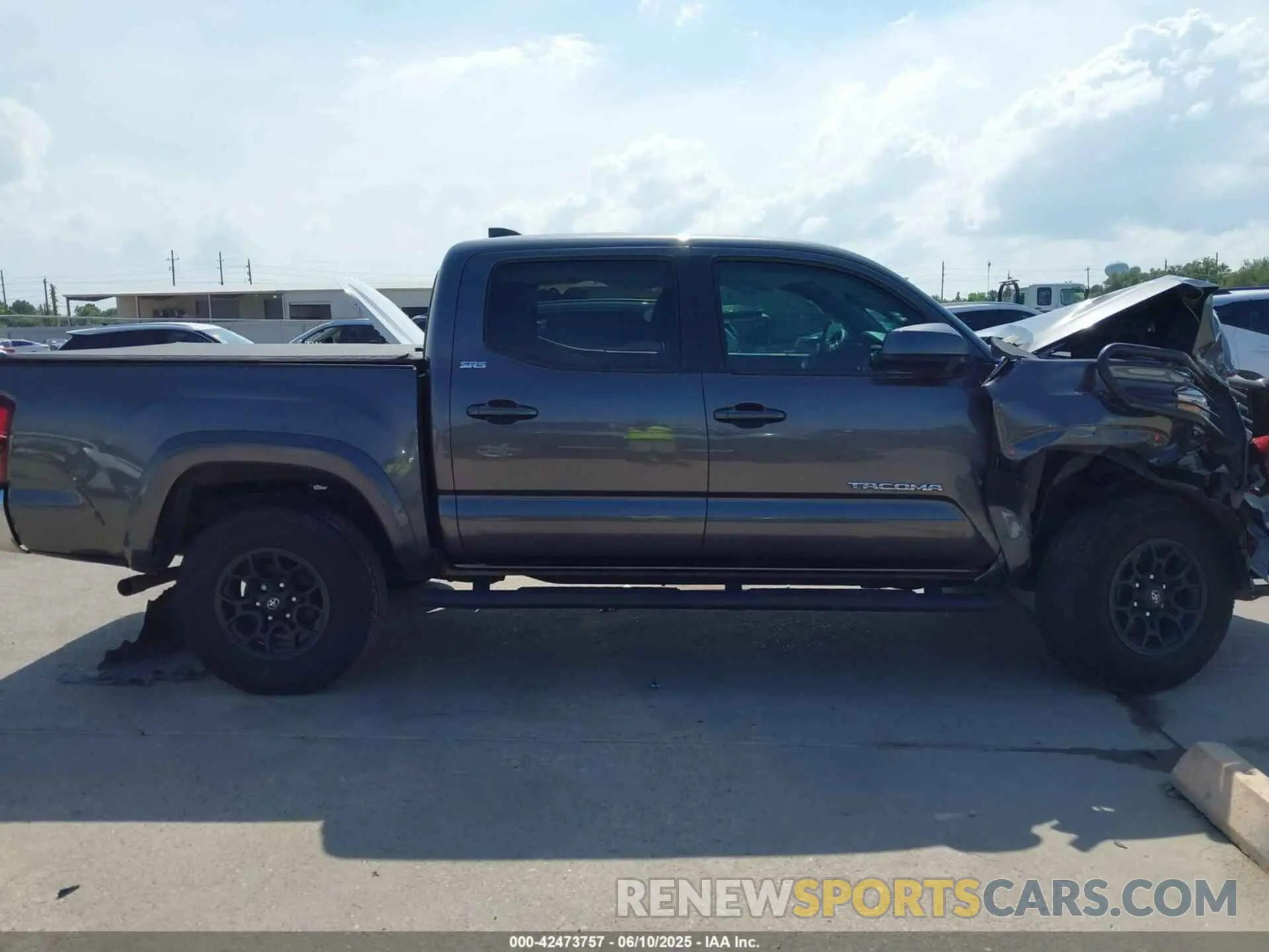 13 Photograph of a damaged car 5TFAZ5CN4LX091896 TOYOTA TACOMA 2020
