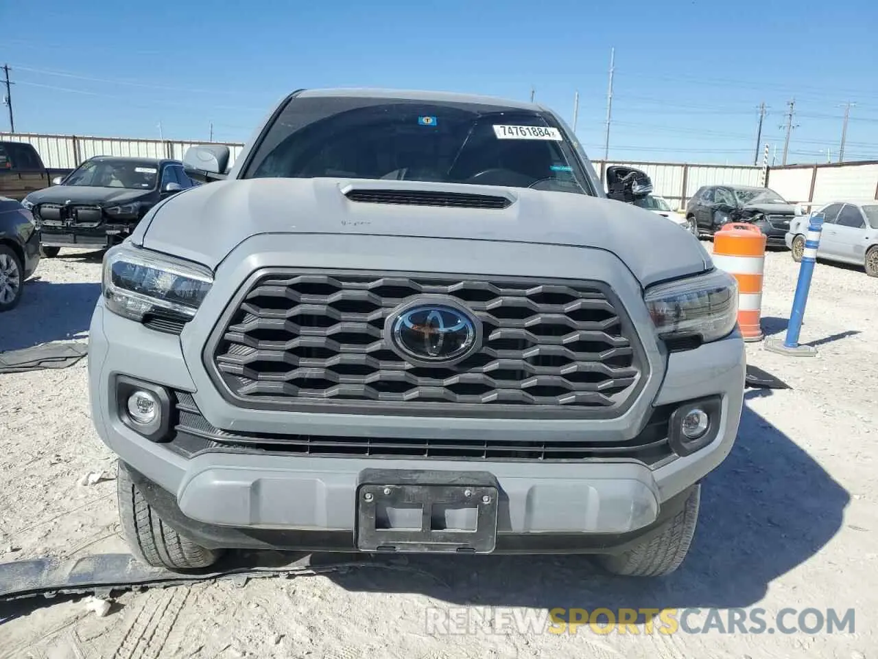5 Photograph of a damaged car 5TFAZ5CN5LX094399 TOYOTA TACOMA 2020