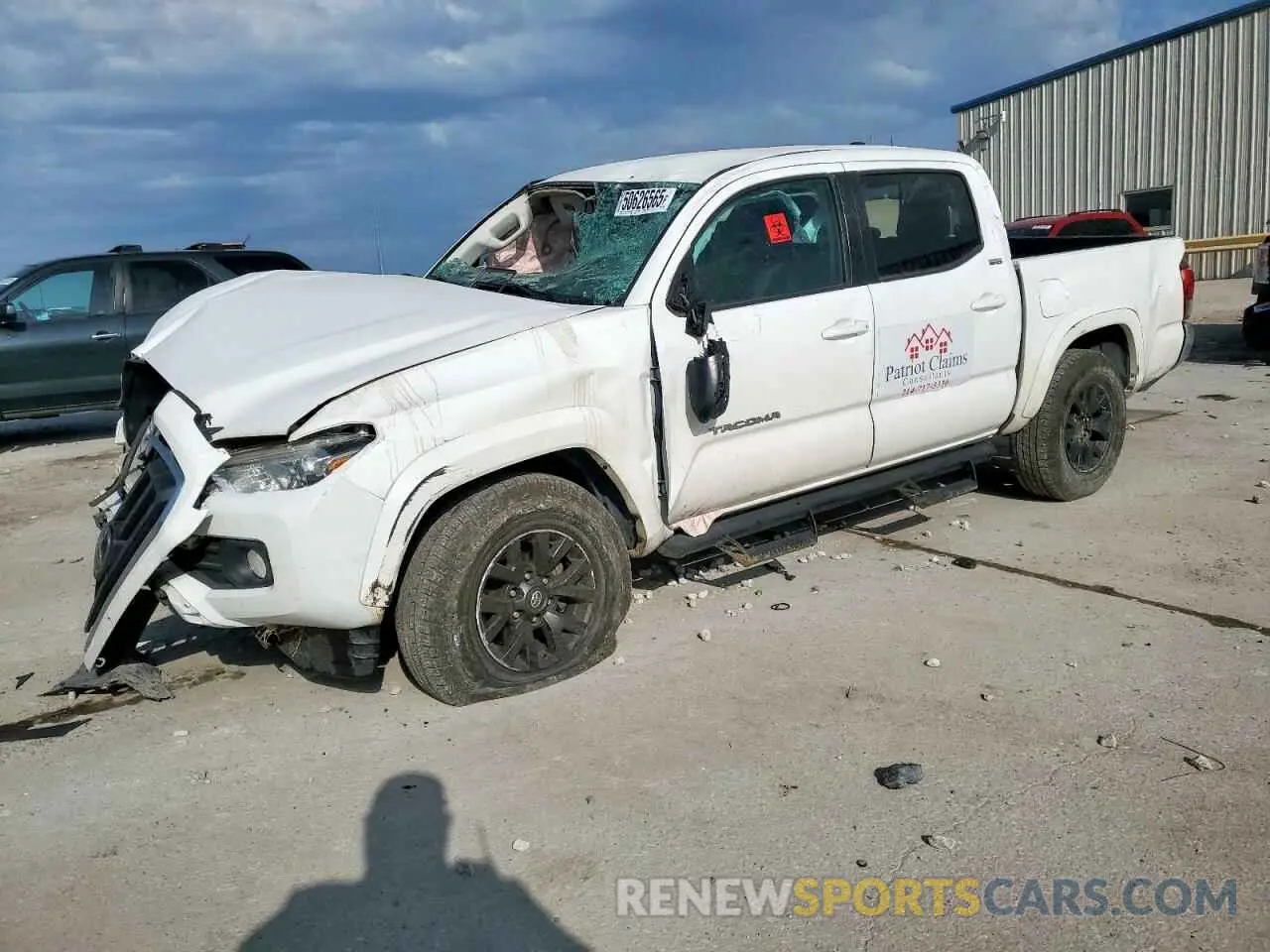 1 Photograph of a damaged car 5TFAZ5CN7LX094100 TOYOTA TACOMA 2020