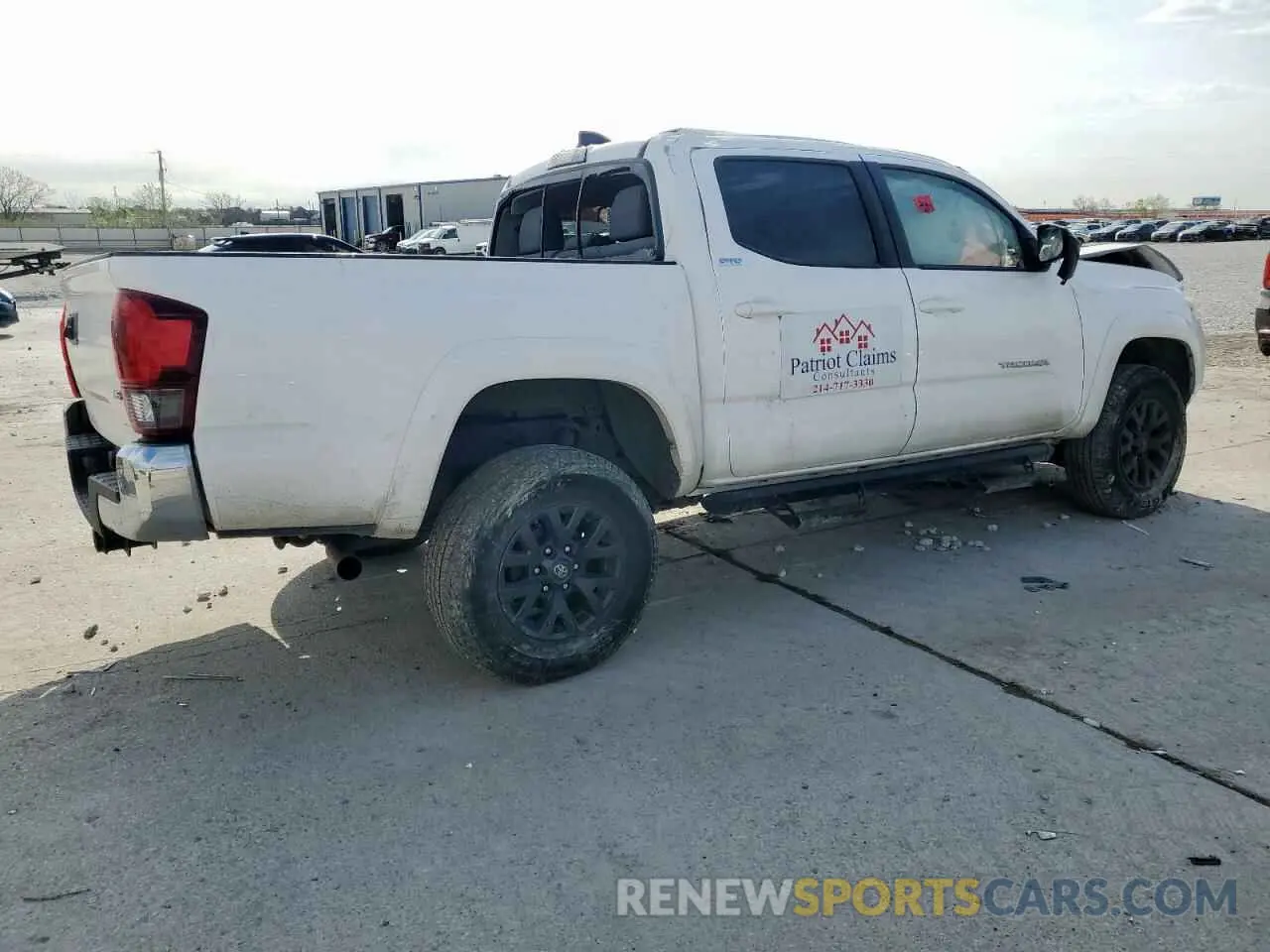 3 Photograph of a damaged car 5TFAZ5CN7LX094100 TOYOTA TACOMA 2020