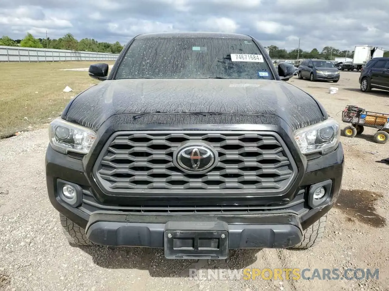 5 Photograph of a damaged car 5TFAZ5CN9LX092123 TOYOTA TACOMA 2020
