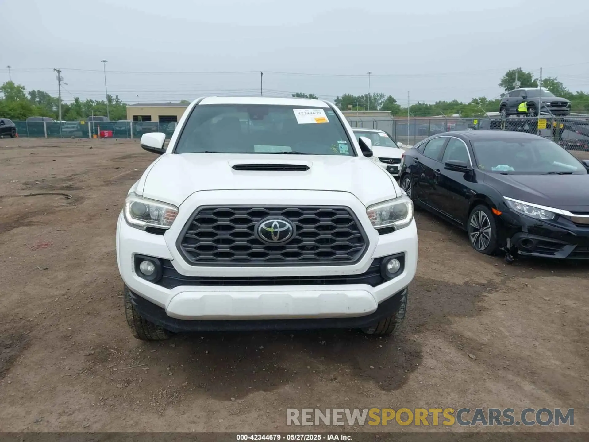 13 Photograph of a damaged car 5TFAZ5CNXLX089716 TOYOTA TACOMA 2020
