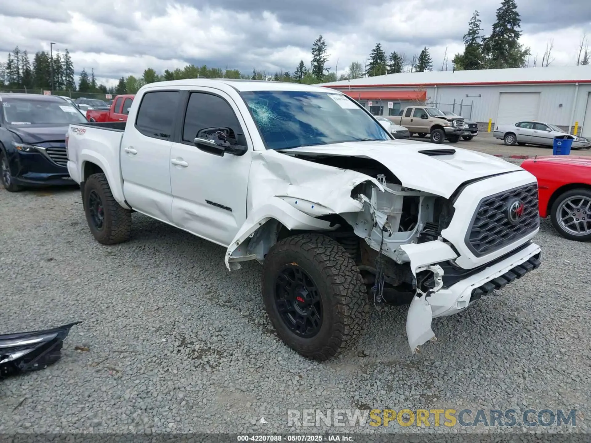 1 Photograph of a damaged car 5TFCZ5AN0LX217635 TOYOTA TACOMA 2020
