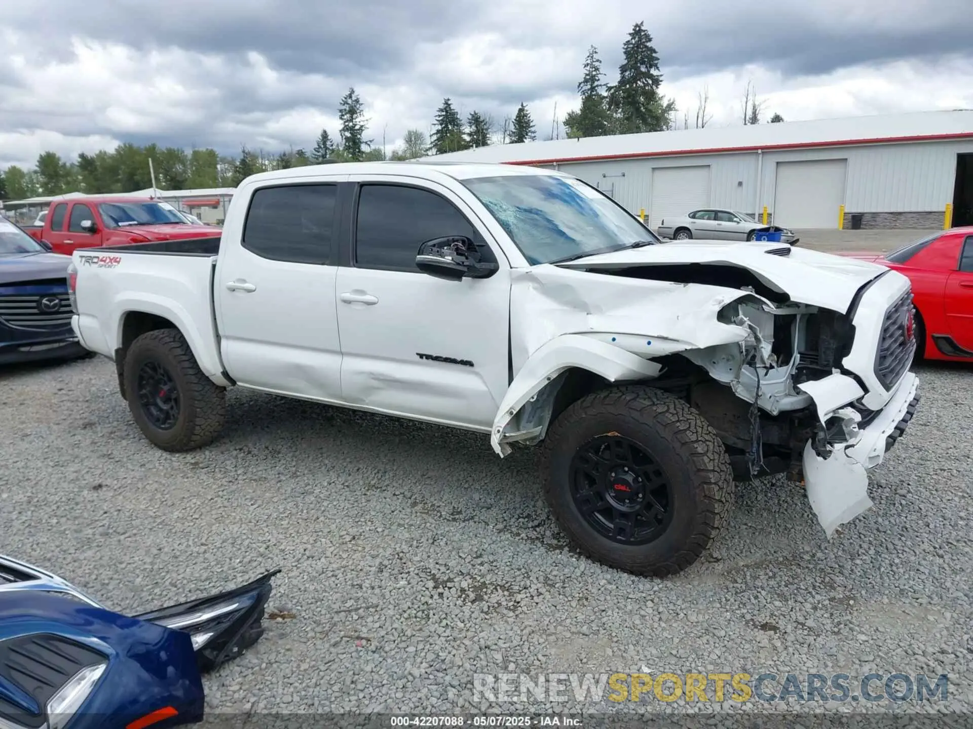 14 Photograph of a damaged car 5TFCZ5AN0LX217635 TOYOTA TACOMA 2020