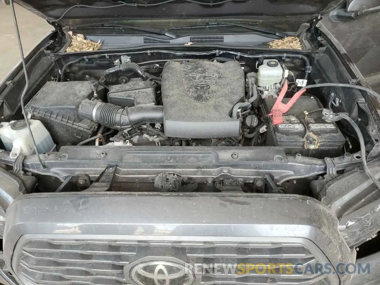 11 Photograph of a damaged car 5TFCZ5AN0LX225458 TOYOTA TACOMA 2020