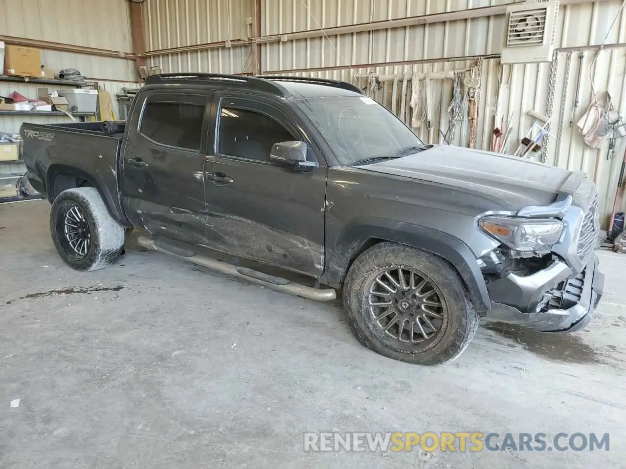 4 Photograph of a damaged car 5TFCZ5AN0LX225458 TOYOTA TACOMA 2020