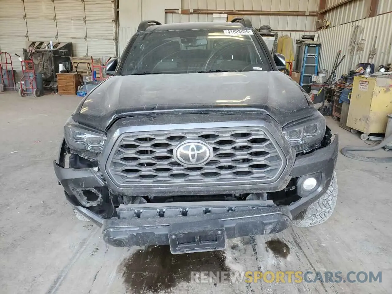 5 Photograph of a damaged car 5TFCZ5AN0LX225458 TOYOTA TACOMA 2020