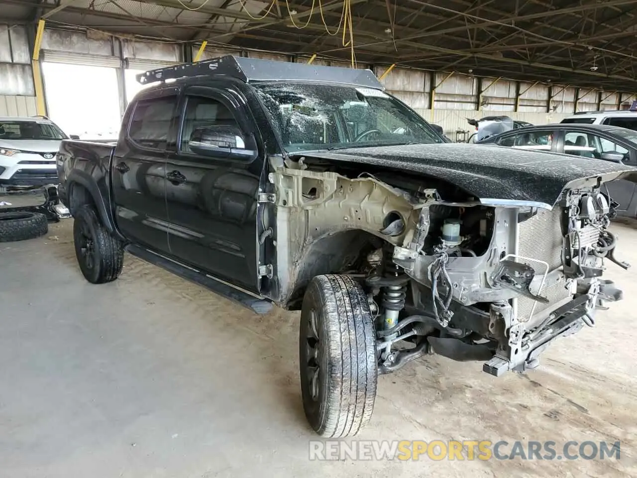4 Photograph of a damaged car 5TFCZ5AN0LX229364 TOYOTA TACOMA 2020