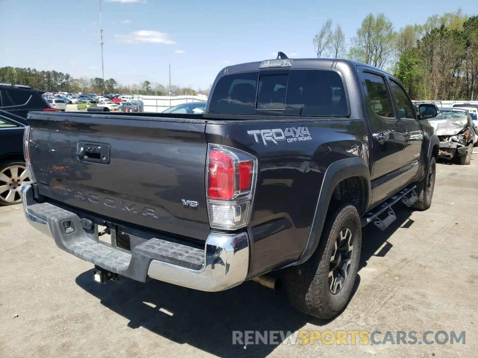 4 Photograph of a damaged car 5TFCZ5AN0LX238551 TOYOTA TACOMA 2020