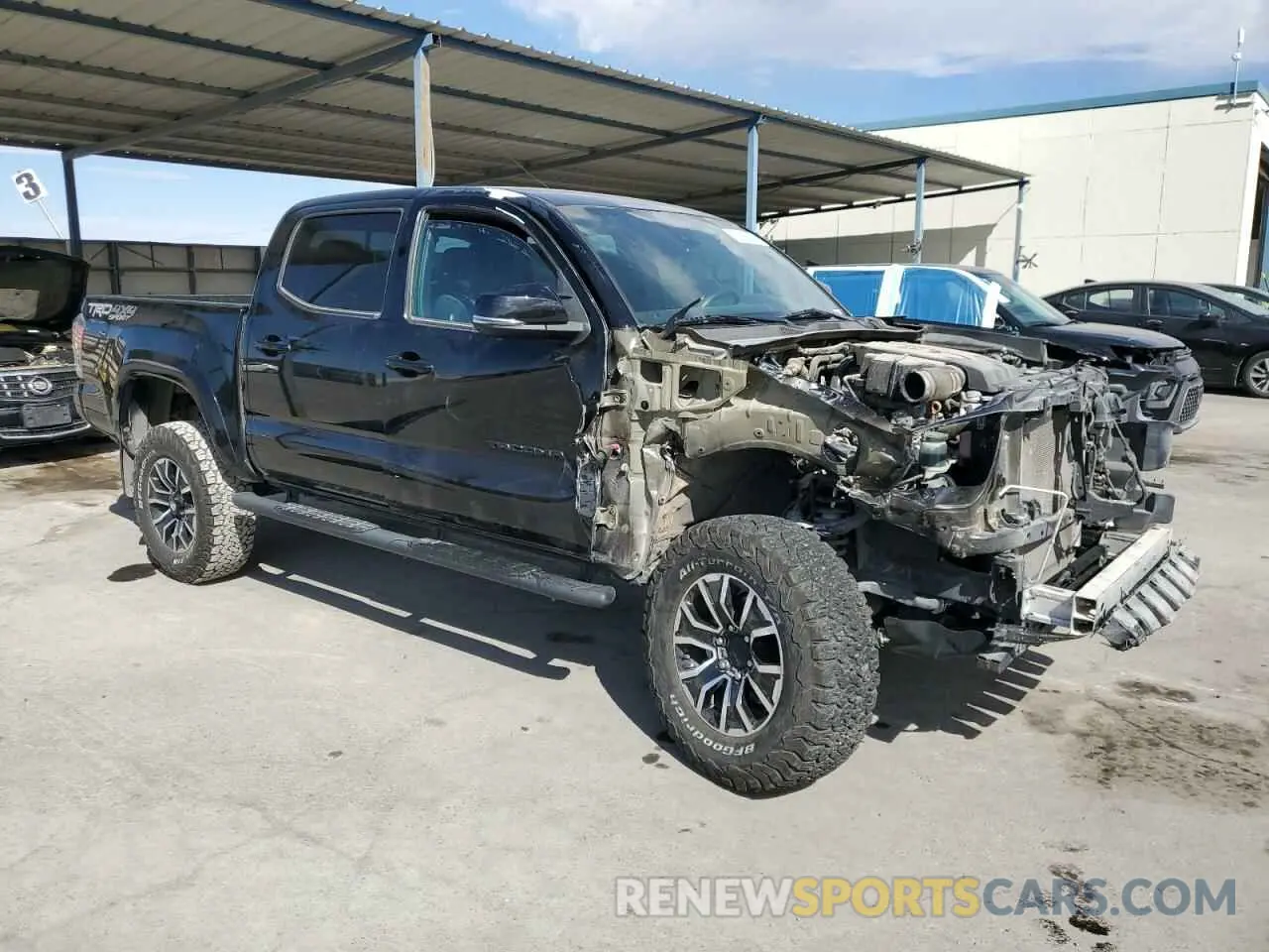 4 Photograph of a damaged car 5TFCZ5AN1LX236193 TOYOTA TACOMA 2020